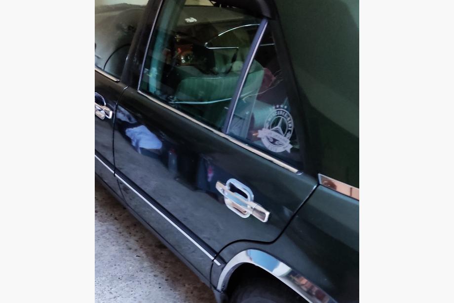 Mercedes E-klase W124 1984–1997 Logu apmales (4 gab., nerūsējošais tērauds) Foto 3