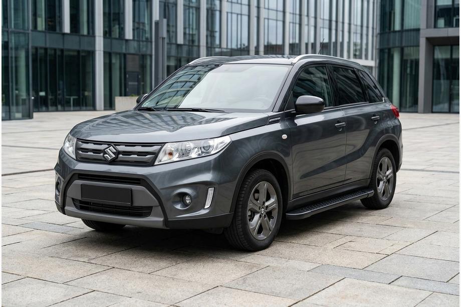 Suzuki Vitara 2015– Sānu sliekšņi Allmond Black (2 gab., alumīnijs) Image
