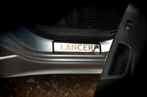 Mitsubishi Lancer X 2008– Sliekšņu uzlikas (Carmos, 4 gab., nerūsējošais tērauds) foto 3