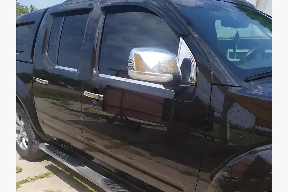 Nissan Navara 2006–2015 Hromētas spoguļu uzlikas (2 gab., plastmasa) Ar virzienrādītāja atkārtotāju Image