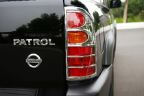 Nissan Patrol Y61 1997–2011 Bremžu lukturu uzlika (plastmasa) foto 1