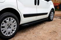 Peugeot Bipper 2008–2017 Sānu pakāpieni Mostu Black (2 gab., alumīnija profils) foto 1