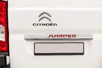 Citroen Jumper 2007–2025 Hromēta līste virs numurzīmes ar sarkanu LED apgaismojumu (nerūsējošais tērauds) foto 1