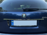 Skoda Octavia II A5 2010–2013 Hroma līste virs numura zīmes Carmos (nerūsējošais tērauds) foto 5