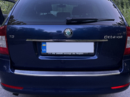 Skoda Octavia II A5 2010–2013 Hroma līste virs numura zīmes Carmos (nerūsējošais tērauds) foto 2