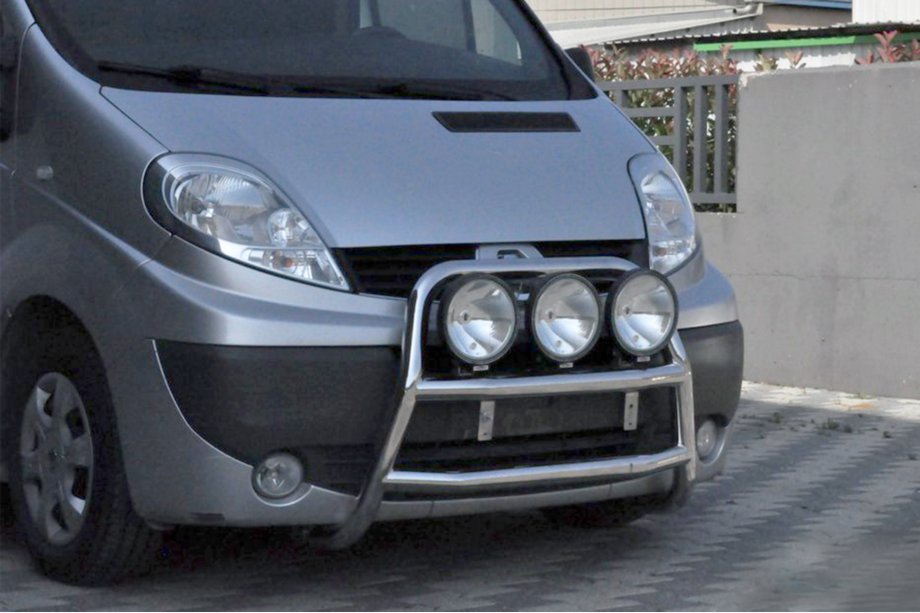 Renault Trafic 2001–2015 Bullbārs WT018 (nerūsējošais tērauds) Image