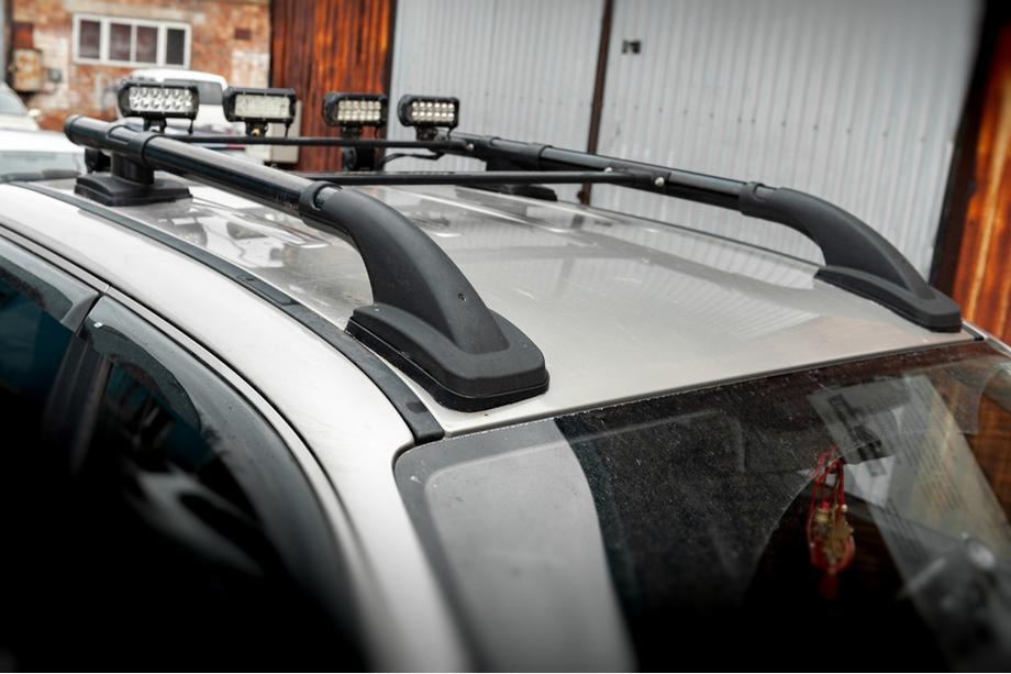 Volkswagen Amarok 2010–2022 Jumta reliņi Black Shark (ar šķērssijām) Image