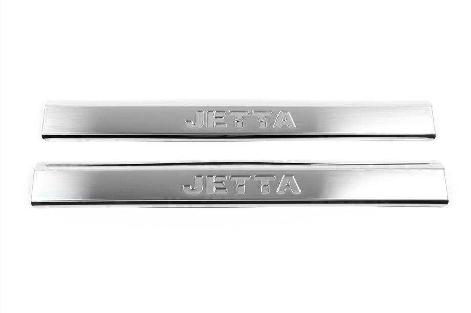 Volkswagen Jetta 2006–2011 Iekšējās sliekšņu uzlikas (nerūsējošais tērauds) 2 gab. (ar uzrakstu), OmsaLine – itāļu nerūsējošais tērauds Foto 3