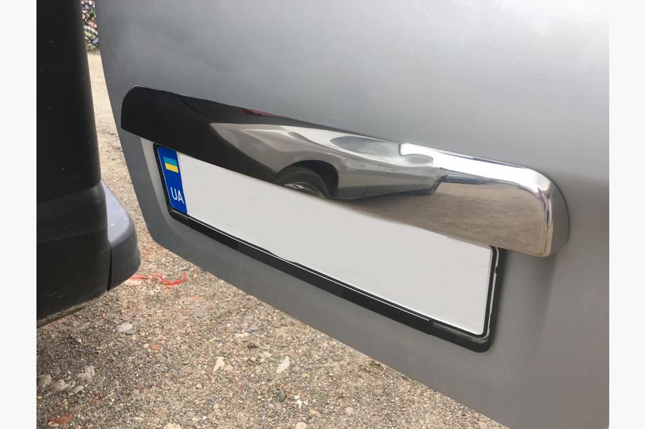 Renault Trafic 2015– Līste virs numura zīmes (nerūsējošais tērauds) Image