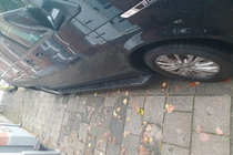 Volkswagen T6 2015–2024 Sānu pakāpieni Allmond Black (2 gab., alumīnijs) Garā riteņu bāze foto 3