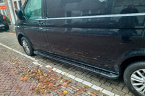 Volkswagen T6 2015–2024 Sānu pakāpieni Allmond Black (2 gab., alumīnijs) Garā riteņu bāze foto 4