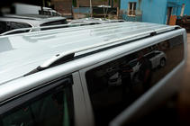 Volkswagen T6 2015–2024 Jumta reliņi CROWN (matēti pelēki) foto 1