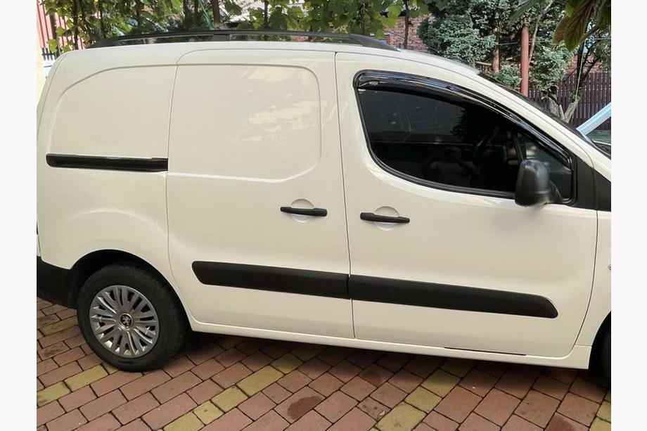 Citroen Berlingo 2008–2018 Melni jumta reliņi Metāla kājiņa Foto 1