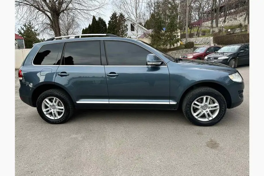 Volkswagen Touareg 2002–2010 Jumta reliņi hromēti (plastmasas kājas) Foto 8