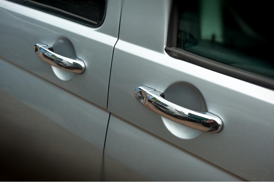 Volkswagen T6 2015–2024 Durvju rokturu uzlikas (nerūsējošais tērauds) 4 gab. Carmos – turku tērauds Image