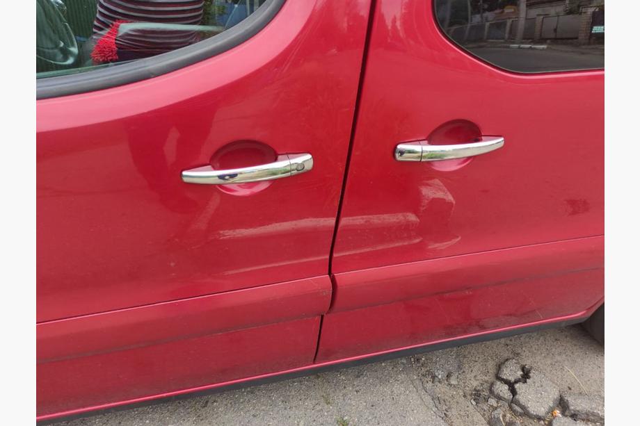 Citroen C-4 2004–2010 Durvju rokturu uzlikas (4 gab., nerūs.) Foto 6