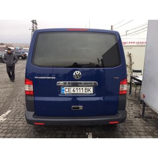 Numura zīmes virsējā līste uz aizmugures vāka (nerūsējošais tērauds) Volkswagen T5 Caravelle 2004–2010 foto 2
