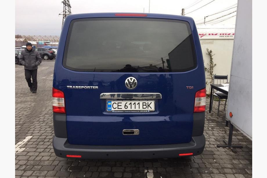 Volkswagen T5 Caravelle 2004–2010 Numura zīmes virsējā līste uz aizmugures vāka (nerūsējošais tērauds) Bez uzraksta, OmsaLine – itāļu nerūsējošais tērauds Foto 2