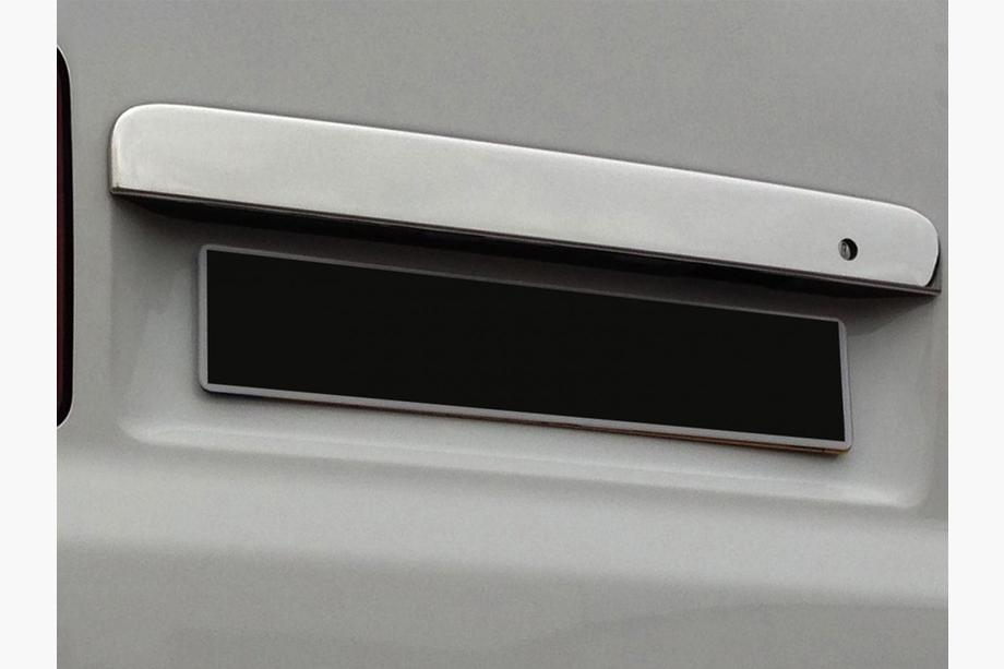 Volkswagen T5 2010–2015 Nerūsējošā tērauda uzlika virs numura zīmes aizmugurējām veramajām durvīm Carmos - turku teras Foto 2