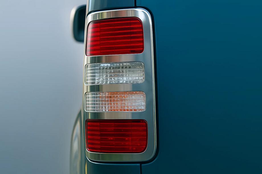 Volkswagen Caddy 2010–2015 Aizmugurējo lukturu uzlikas V1 (2 gab., nerūsējošais tērauds) Image