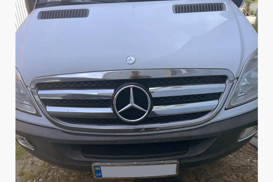 Mercedes Sprinter W906 2006–2018 Radiatora režģa apmale (2006-2013, nerūsējošais tērauds) Image