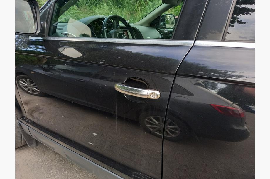 Audi Q7 2005–2015 Durvju rokturu uzlikas (4 gab., nerūsējošais tērauds) Carmos, ar pogu Image