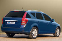 Kia Ceed 2007–2012 Līste virs numura zīmes (SW, nerūsējošais tērauds) foto 2