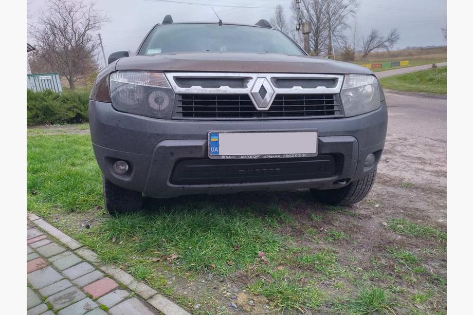Renault Duster 2008–2017 Ziemas apakšējais radiatora restes aizsegs Glancēta Image