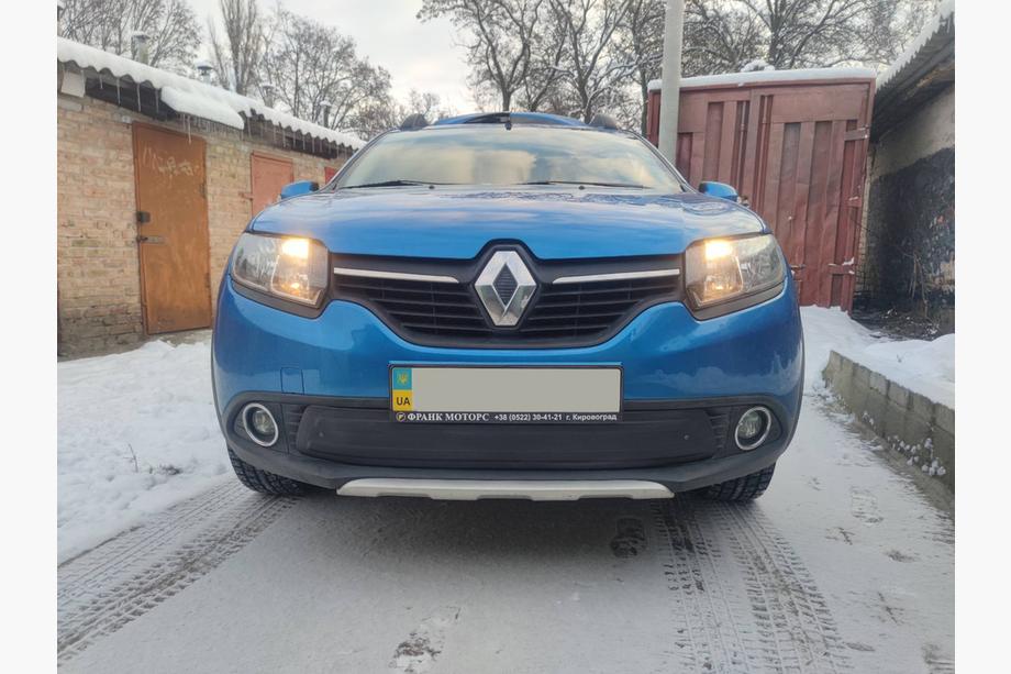 Renault Sandero 2013–2022 Ziemas apakšējā režģa uzlika (2013-2017) Glancēta Foto 6
