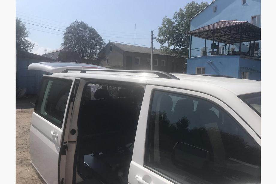 Volkswagen T5 Transporter 2003–2010 Melni jumta reliņi Garā bāze, metāla kājas Foto 10