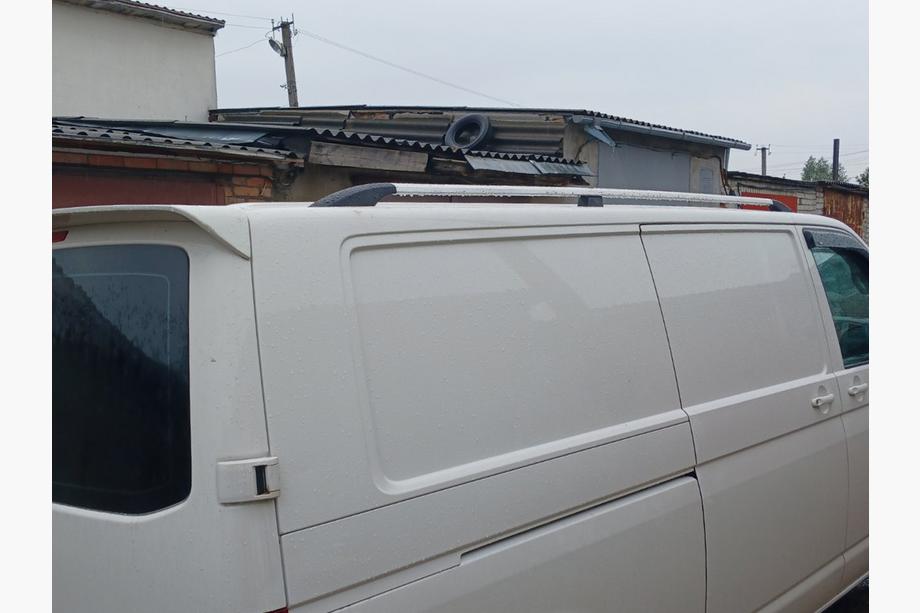 Volkswagen T5 Multivan 2003–2010 Hromēti jumta reliņi Garā bāze, metāla kājas Foto 5