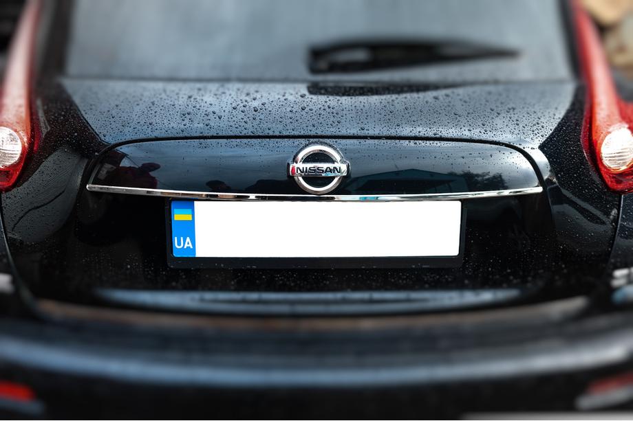 Nissan Juke 2010–2019 Hroma līste virs numura zīmes (nerūsējošais tērauds) Carmos - turku teras Foto 6