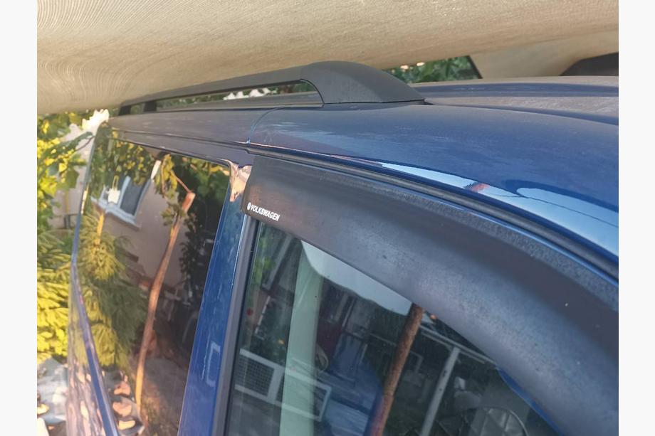 Volkswagen T5 2010–2015 Melni jumta reliņi Īsā bāze, plastmasas kājiņas Foto 19