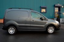 Peugeot Partner Tepee 2008–2018 Logu apdares līstes (2 gab., nerūsējošais tērauds) OmsaLine – itāļu nerūsējošais tērauds foto 2