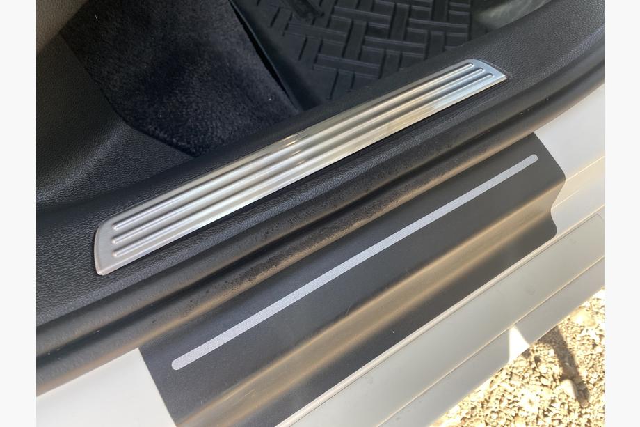 Volkswagen Passat B8 2015–2023 Iekšējo sliekšņu uzlikas Carmos (4 gab., nerūsējošais tērauds) Foto 7