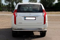 Mitsubishi Pajero Sport 2015– Aizmugures aizsargstienis AK005 (nerūsējošais tērauds) foto 2