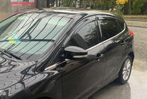 Ford Focus III 2011–2017 Logu apakšējās hromētās līstes (8 gab., nerūsējošais tērauds) SW, Carmos - turku terauds foto 2