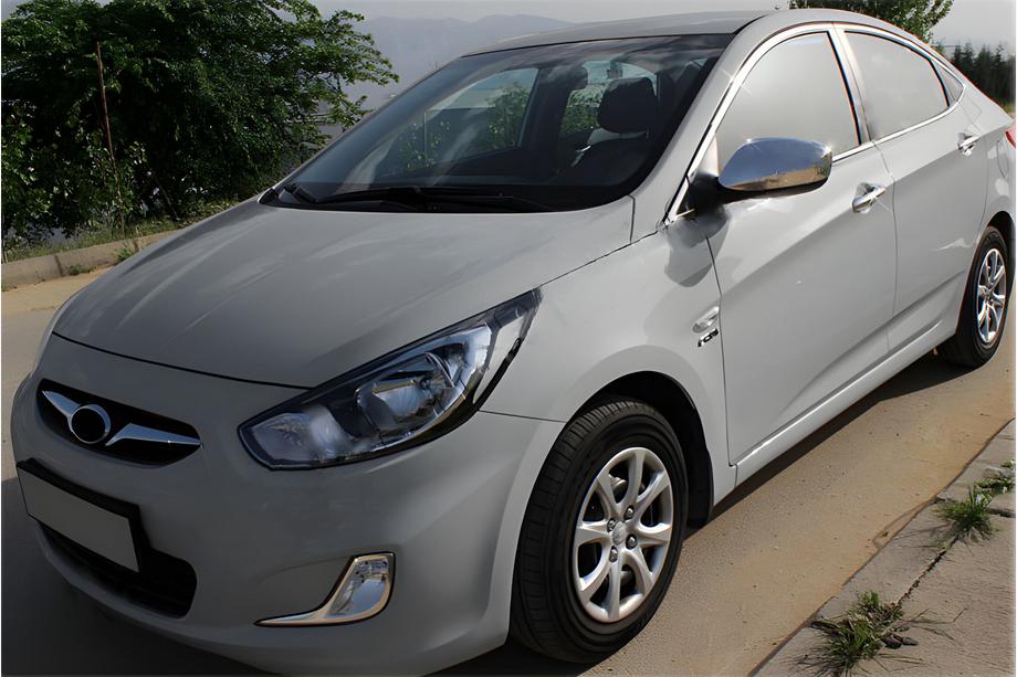 Hyundai Accent 2011–2017 Hromētas spoguļu uzlikas bez izgriezuma pagrieziena rādītājam (2 gab.) Image