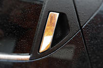 Nissan Juke 2010–2019 Durvju rokturu uzlikas (4 gab.) Izgriezums čipam, OmsaLine - itāļu nerūsējošais tērauds foto 3
