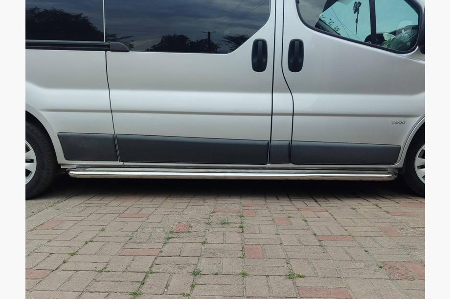Opel Vivaro 2001–2015 Sānu pakāpieni Premium (2 gab., nerūsējošais tērauds) 60 mm, garā riteņu bāze Foto 9