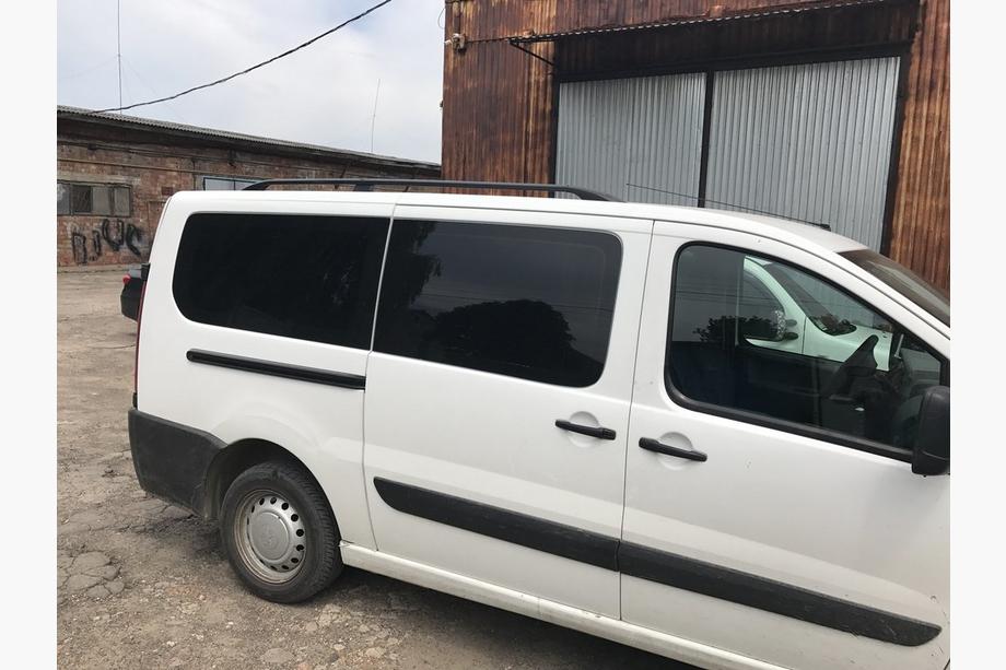 Peugeot Expert 2007–2016 Melni jumta reliņi Īsa, plastmasas balsti Foto 3