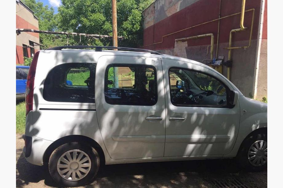 Renault Kangoo 2008–2020 Melni jumta reliņi Foto 3