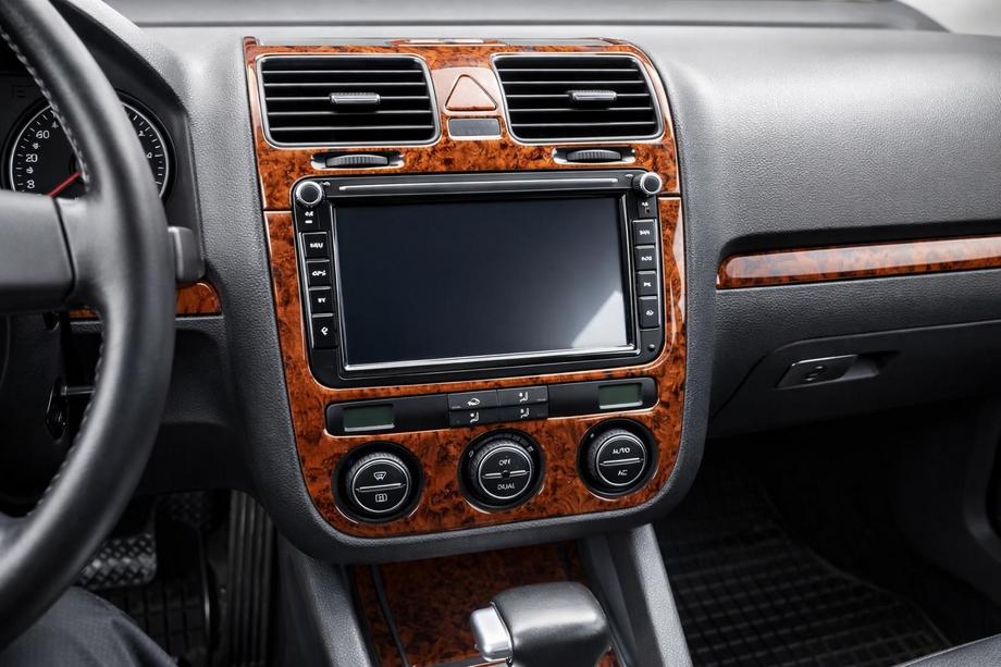 Volkswagen Jetta 2006–2011 Paneļa uzlikas Foto 17