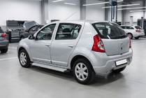 Dacia Sandero 2007–2013 Sānu sliekšņi Maya V2 (2 gab., alumīnijs) foto 1