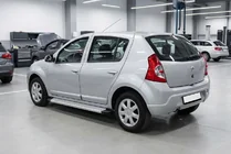 Renault Sandero 2007–2013 Sānu sliekšņi Maya V2 (2 gab., alumīnijs) foto 1