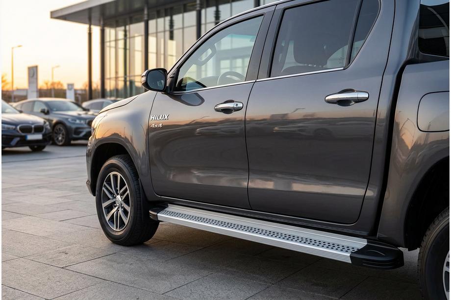Toyota Hilux 2015– Sānu sliekšņi Maya V2 (2 gab., alumīnijs) Image