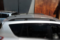 Toyota Rav 4 2006–2013 Melni turku jumta reliņi Īsā bāze, plastmasas kājiņas foto 6