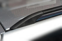 Toyota Rav 4 2006–2013 Melni turku jumta reliņi Īsā bāze, plastmasas kājiņas foto 9