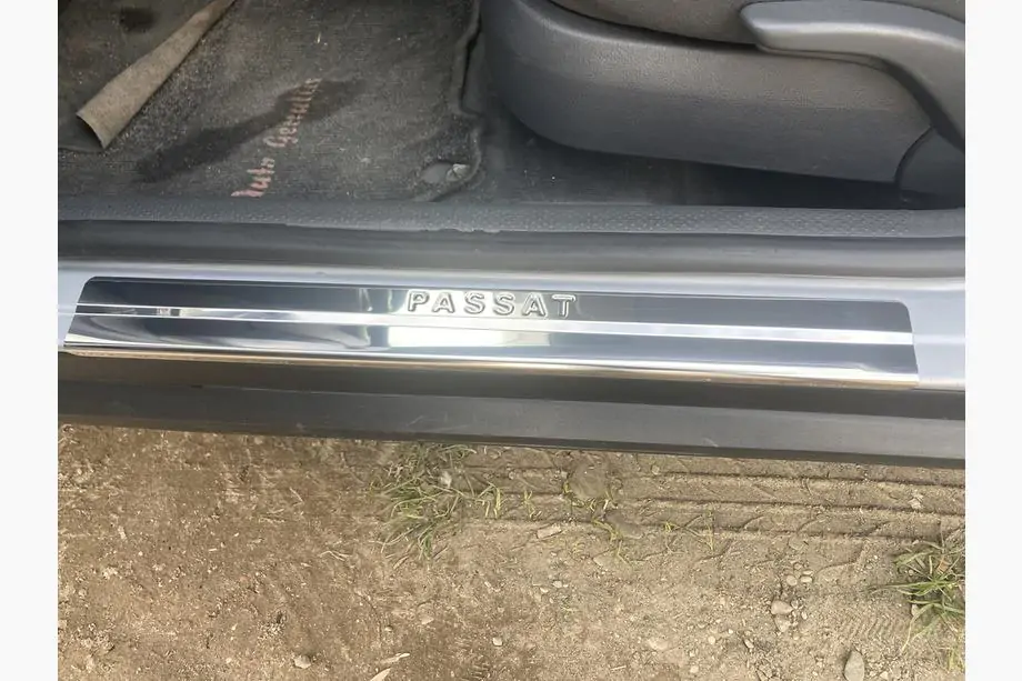 Volkswagen Passat B5 1997–2005 Durvju sliekšņu uzlikas OmsaLine (4 gab., nerūsējošais tērauds) Foto 5