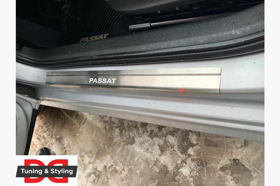 Volkswagen Passat B7 2012–2015 Sliekšņu uzlikas Nataniko (4 gab., nerūsējošais tērauds) ASV, Standarts – Lohmann līmlente, 0,5 mm Foto 2